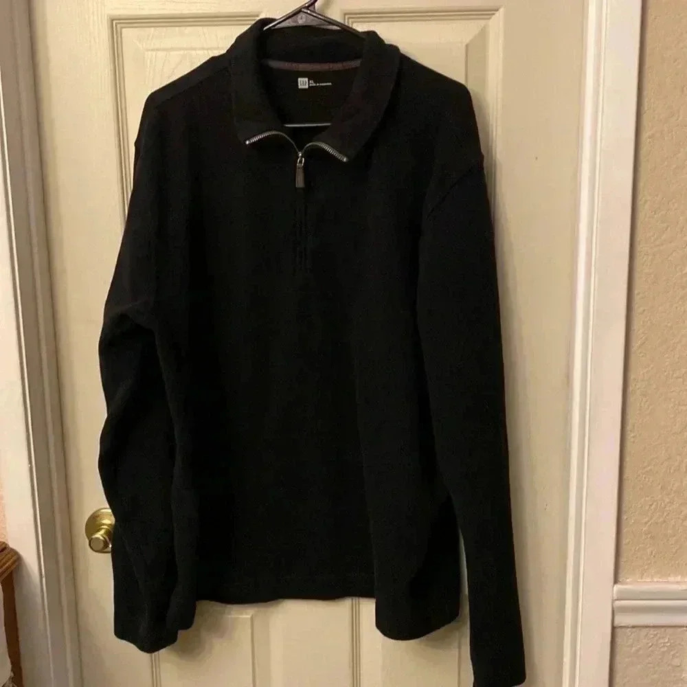 Gap half zipper pull over sized XL.